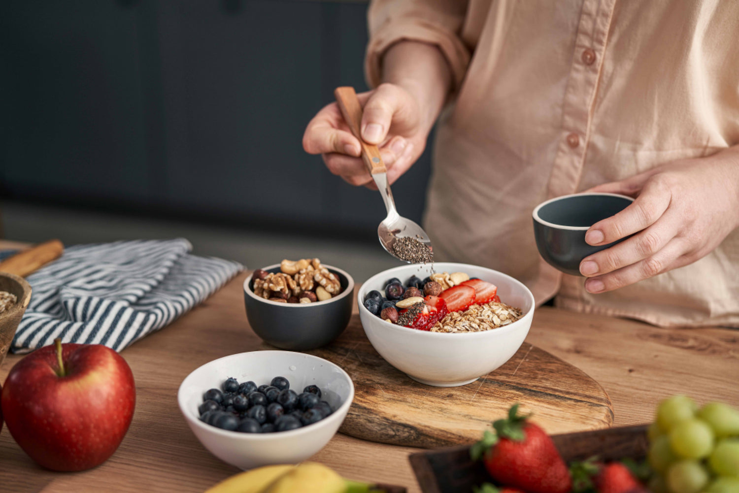 Haferflocken mit Obst sind eine ideale Option zum Frühstück.  